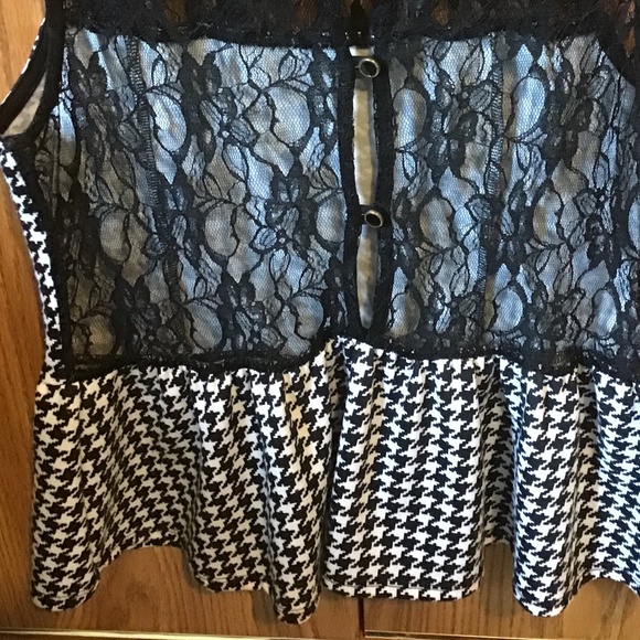 Lace & Gingham Print Top - Picture 6 of 8